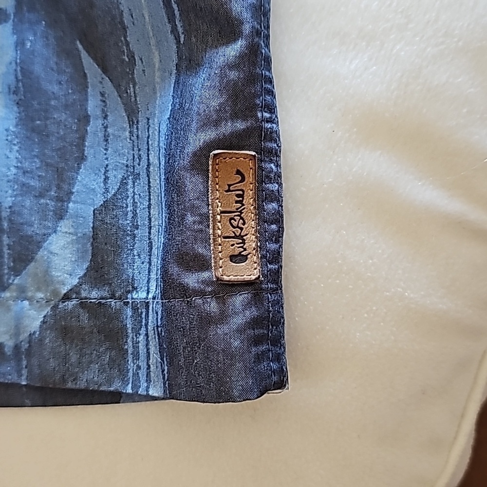 QUICKSILVER Large Blue Hawaiian Button down shirt - Picture 8 of 10